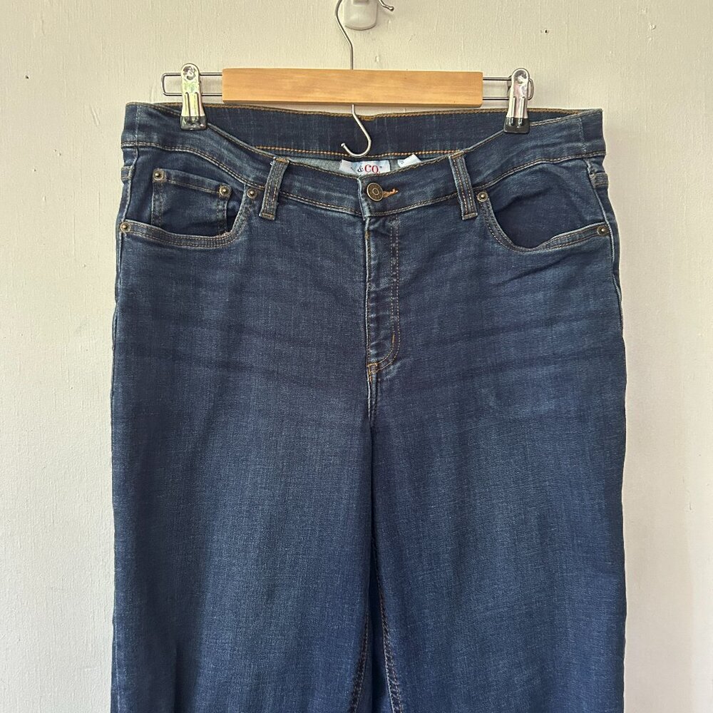 D&Co Capri Jeans Womens 14 Dark Wash Raw Hem Pockets Classic Modest Staple